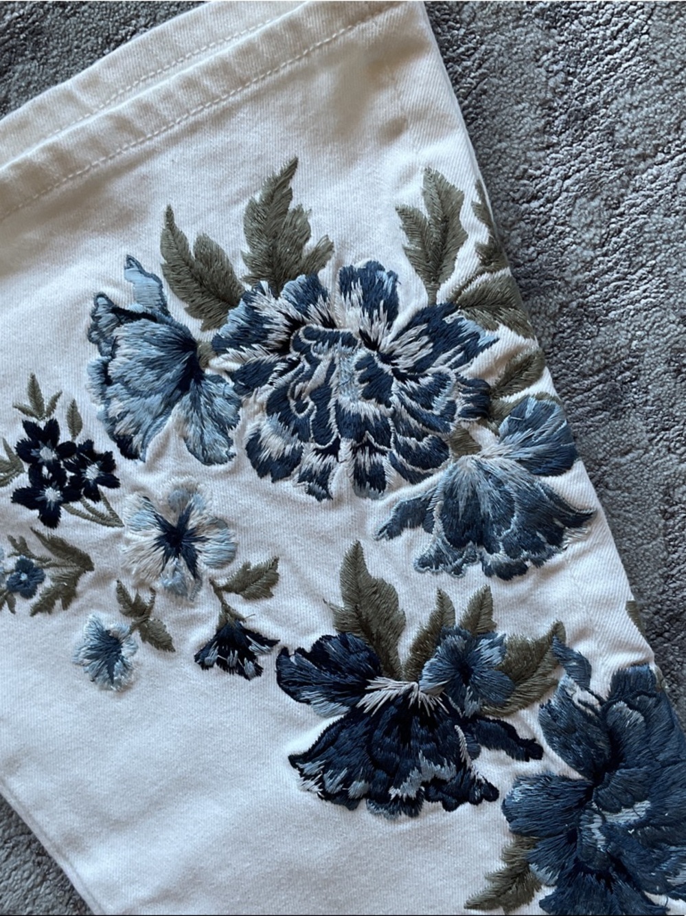 DRIFTWOOD White Jeans with Blue Floral Embroidery - Picture 4 of 10